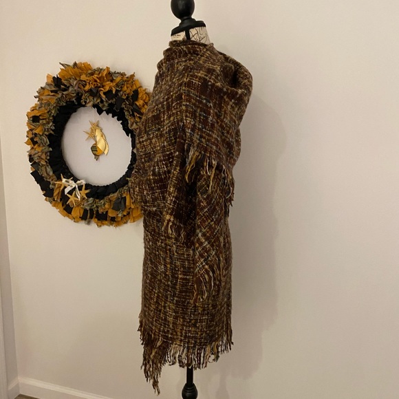 Oversized wool cape/wrap perfect for fall/winter - Picture 10 of 16